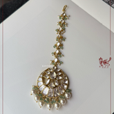 Kavyani (Earrings and Maang Tikka Set)